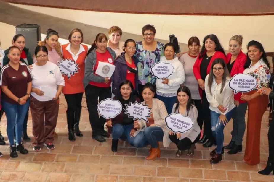 Semujer_Zac's tweet photo. El @gobiernozac a través de la #Semujer y en colaboración del Instituto de las Mujeres de Veragrande, implementan actividades del cuidado de la salud emocional y el auto-reconocimiento de las mujeres del municipio. 

#EnZacatecasPodemos cuidar la salud mental https://t.co/whpuvniol7