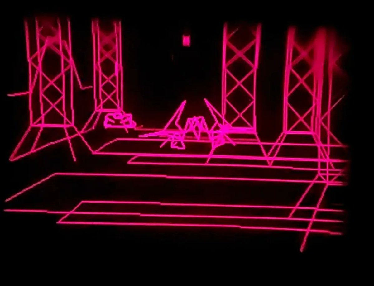 Caffeine305's tweet photo. Apenas ahorita me hice un espacio para probar #redalarm para el #virtualboy Llegó hoy por la tarde. https://t.co/mHZva5m3aM