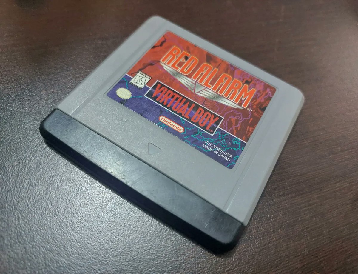 Caffeine305's tweet photo. Apenas ahorita me hice un espacio para probar #redalarm para el #virtualboy Llegó hoy por la tarde. https://t.co/mHZva5m3aM