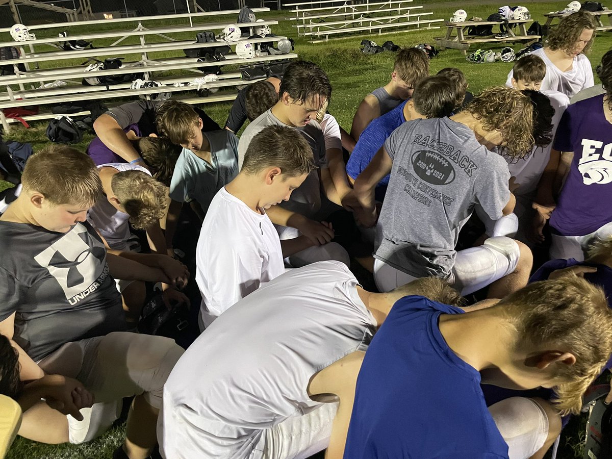 Down 16-6 in the second qtr, our guys went on a 26-0 run to beat EA Cox 32-16 to extend the streak to 20 games! Proud of you guys, you earned this one!