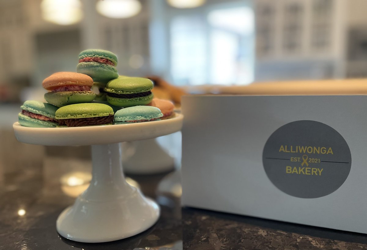 5 Awesome tweet media