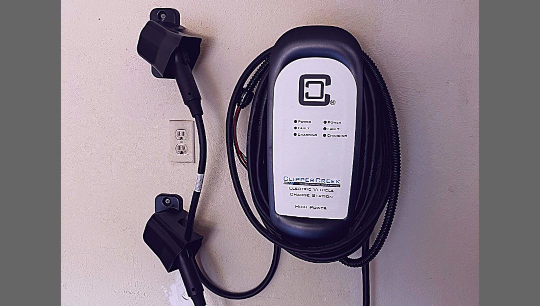 ev_match's tweet photo. Thinking about going on an EV road trip to Texas? Easily charge your EV with a level 2 charger hosted by Chana in Richardson, TX!
Reserve here: https://t.co/za4VlrxyKr
#EVmatch #electricadventure #EVrevolution #evcharger️ #chargeon #electricvehiclecharging #electriccar https://t.co/ei3uPllPYA