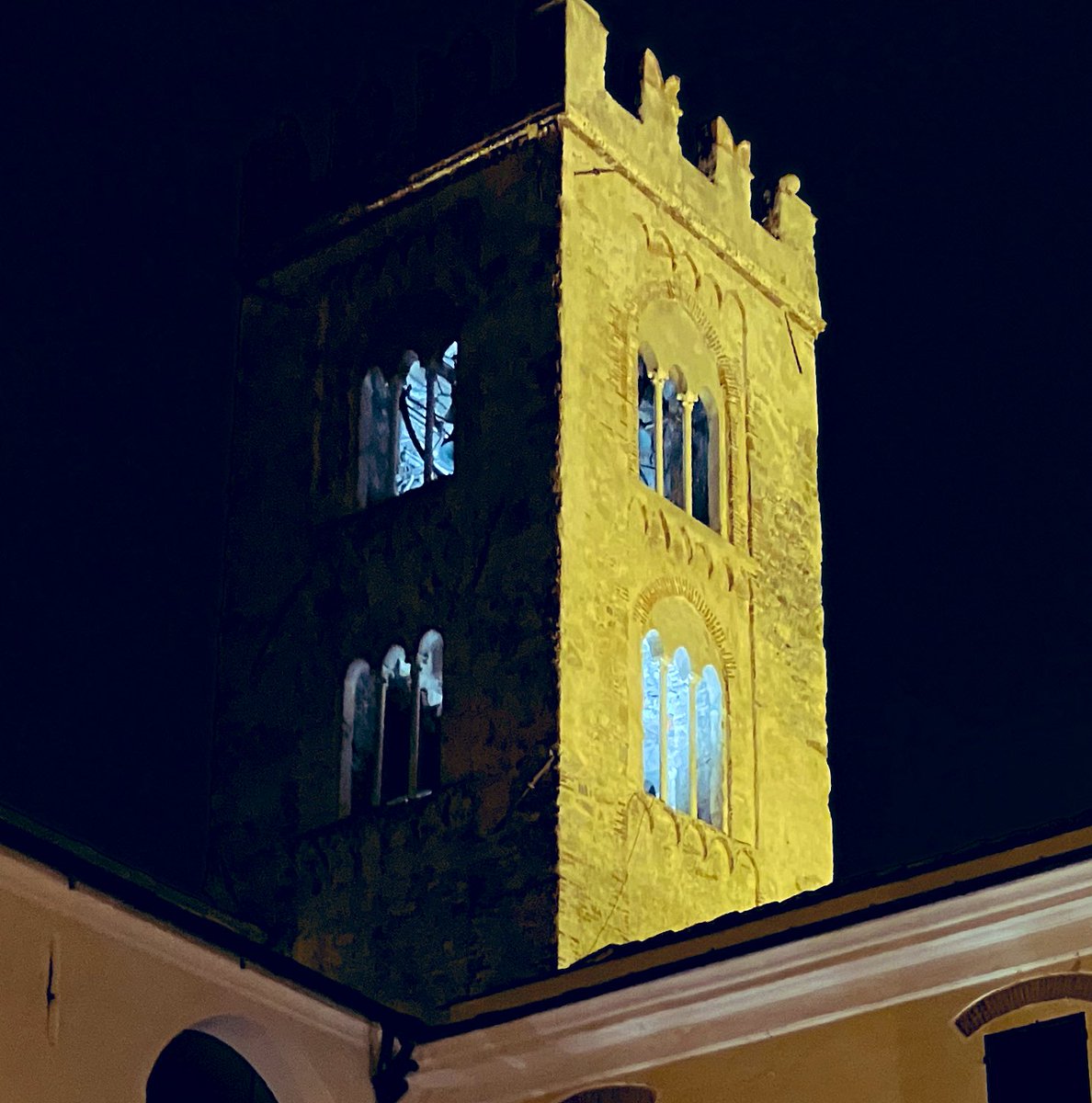 GOOD NIGHT from TOIRANO #art #toirano #photography #iloveart #arttwit #artlover #photo #twitart #ArtLovers #medioevo #Liguria #MedievalArt #medievalera