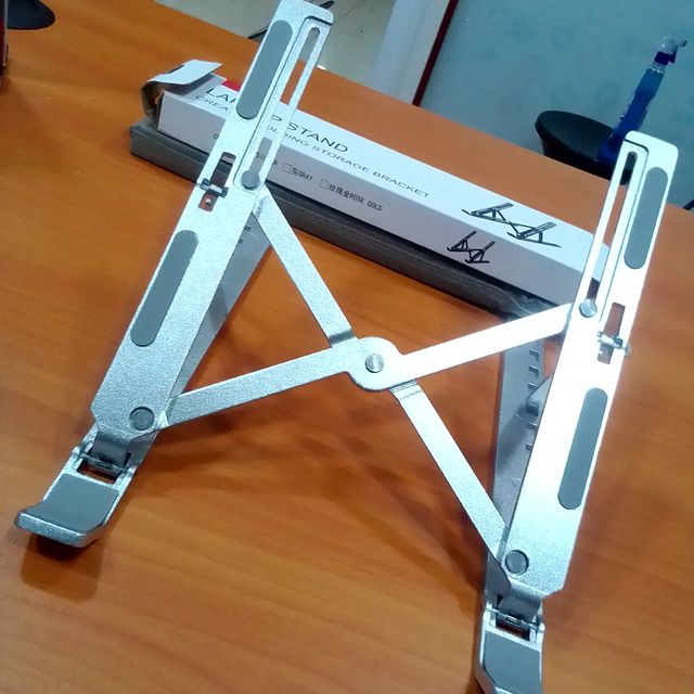 GraceStore4's tweet photo. بمناسبة النتيجه الجميله والحمدلله 
حابين نفرح اتنين منكم💞
سحب على 
مايك لاسلكي 7000ج
ايربودز3 سوداء 12000ج
ستاند لابتوب،تاب 6000ج
كل العليك لايك ورتويت بس
السحب حيكون بكره بعد 10م https://t.co/MPQgzgQZHJ