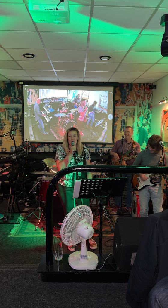 onairclaire's tweet photo. O - OPEN MIC ✅

Did I just sing with a live band in front of an audience? YES I DID. Look at the fear in my face 😂😂 but I LOVED IT! 

What should I do for P?

#DoMoreStuff 💕 https://t.co/6cD2SdzwuW