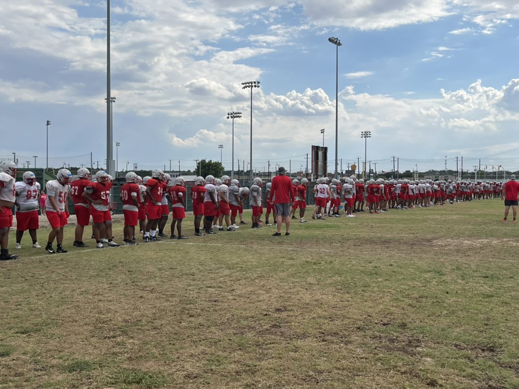 VVinzetta's tweet photo. Rocket Pride! You’re back eighteen hours later! @JudsonFootball with one of their own leading the way! @coachsotopop is on campus! And the Rockets look ready! More at 6pm with @nateryansports @JISD_ATHLETICS #PrepPreview. @KENS5 https://t.co/nuS2lKNPoe