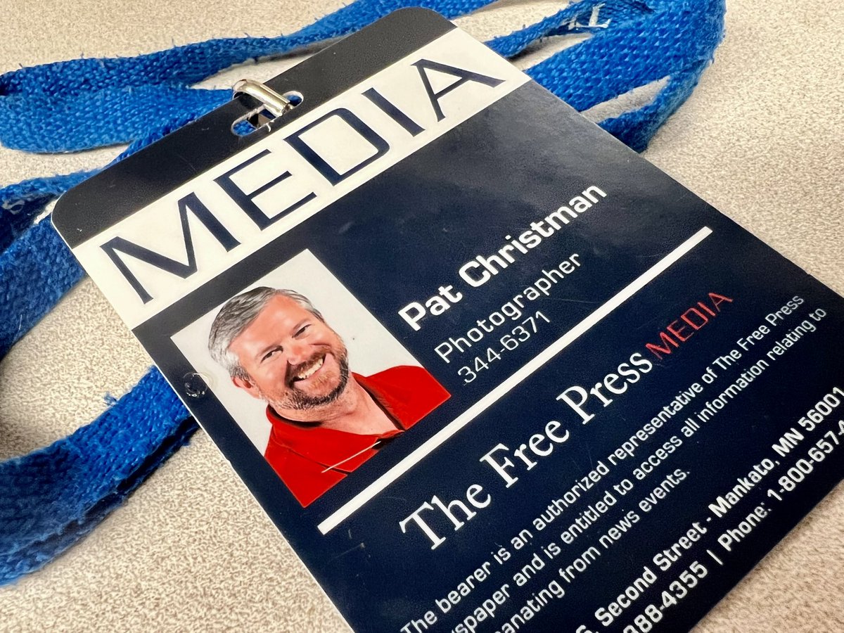 PCphoto's tweet photo. 20 years. #totingthecameras #journalist #stillshooting https://t.co/yHlKPoC8ti