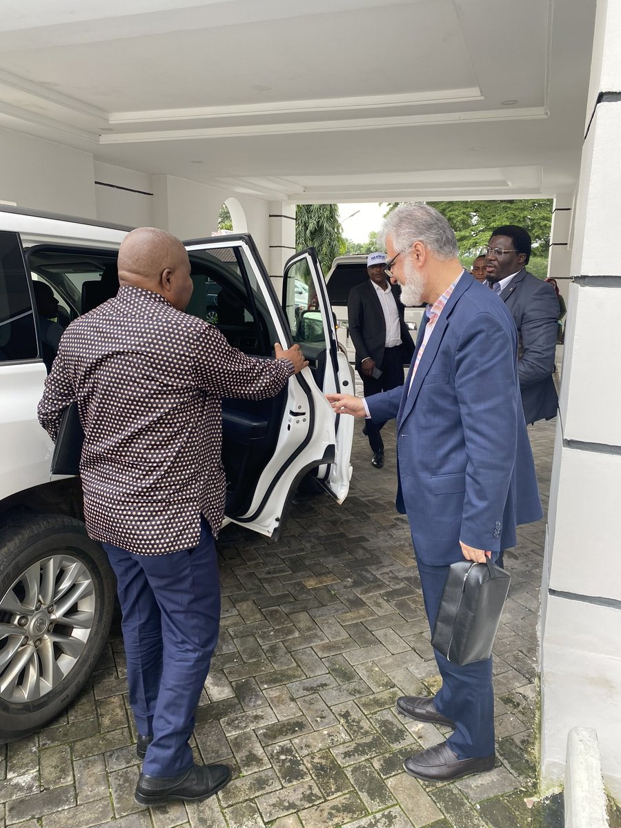 RubotaFM's tweet photo. Je suis à Abuja la capitale du Nigeria depuis ce mardi 16 Août pour participer à la 8ème Edition du " PAN AFRICAN LEADERSHIP SYMPSIUM &amp; HONORS(PALESH ABUJA 2022. https://t.co/kpGMbYSfuT