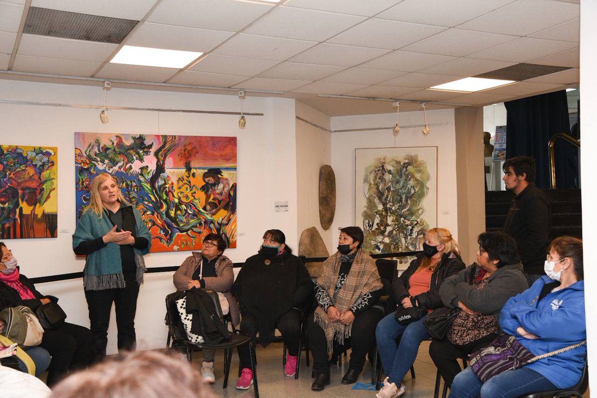 PoliticasPBA's tweet image. Durante la jornada se destacó el trabajo articulado entre @BAProvincia y @MunicipioBrown, y se reconoció a las trabajadoras del equipo técnico provincial del #ProgramaMásVida y a las Manzaneras del distrito, por su labor histórica y su rol social,