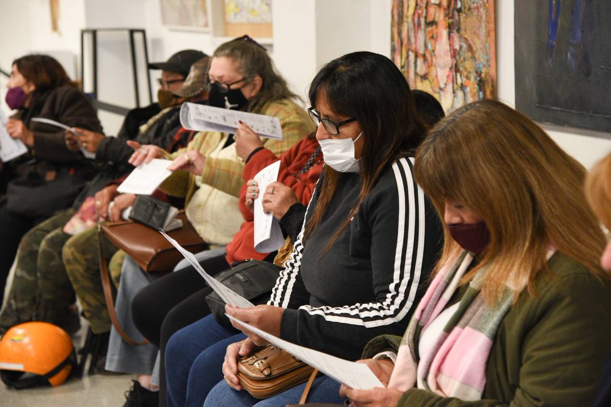 PoliticasPBA's tweet image. Durante la jornada se destacó el trabajo articulado entre @BAProvincia y @MunicipioBrown, y se reconoció a las trabajadoras del equipo técnico provincial del #ProgramaMásVida y a las Manzaneras del distrito, por su labor histórica y su rol social,