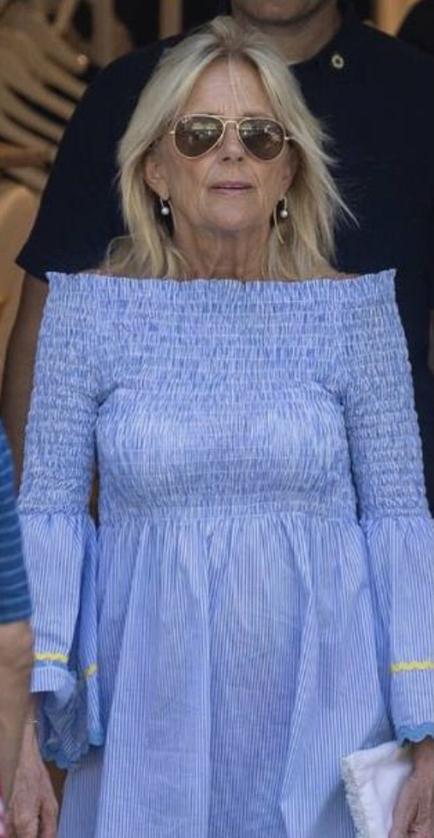 HRHPrincessPR's tweet photo. @DineshDSouza Previous First Lady & Current First Lady… #DemonDems #VoteRed https://t.co/SuS5h8SMCx