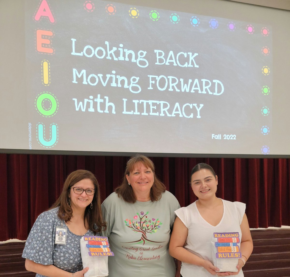 STalamantesBIST's tweet photo. Shout out to @NISDRabaES teachers! They became experts on the literacy components and shared their knowledge with the campus 🤩@liendosylvia #NISDignited @nisdelemelar https://t.co/du5Hoyyb3F