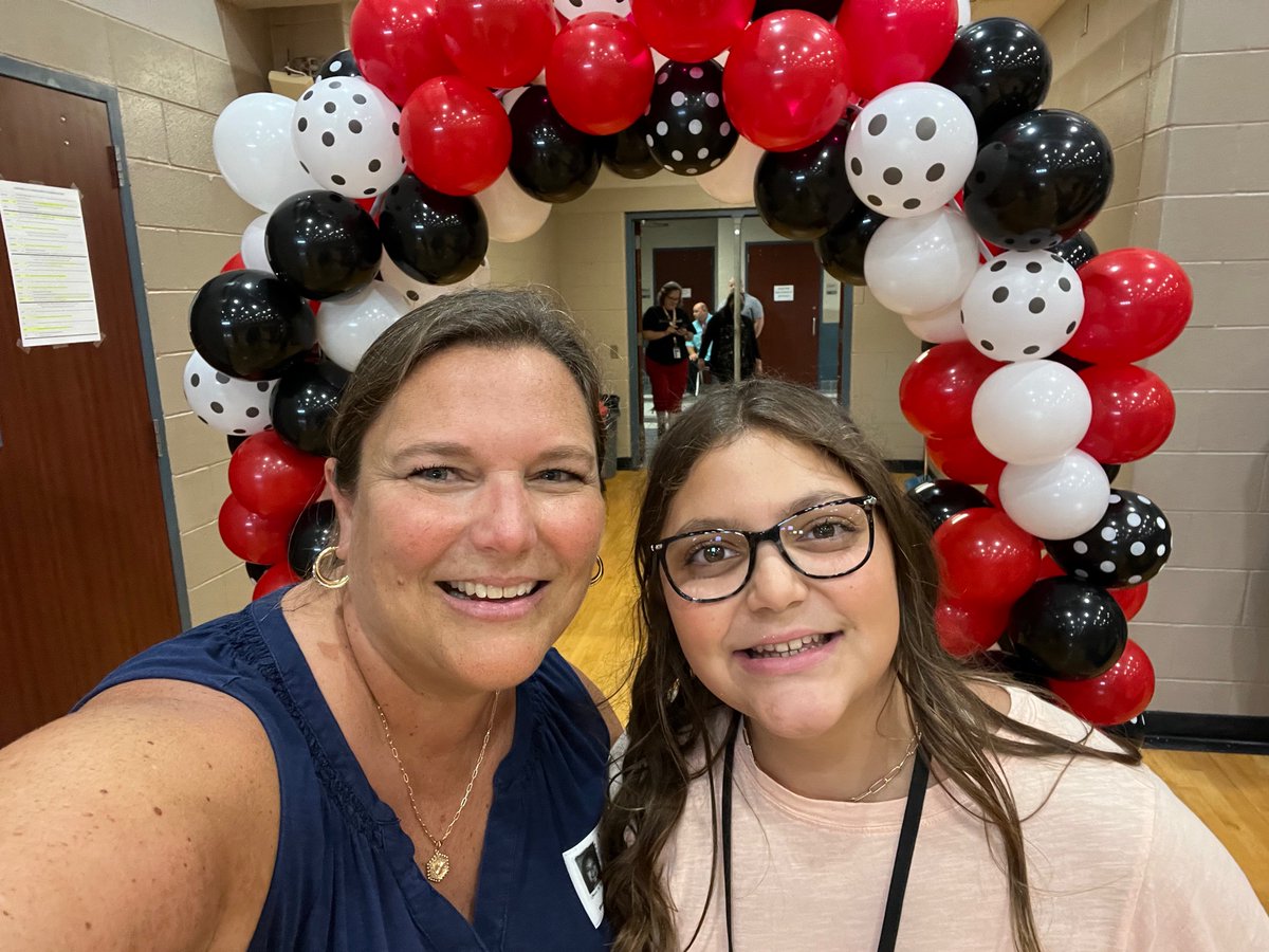 Sixth grade social today! A HUGE THANK YOU to our Socials Chair Coordinator, Jayme Sanchez for leading this event. 

Thanks Ohwhatfun for photo booth,  Twisted Entertainment &amp; Trisha Douglas for balloons &amp; donors and volunteers.