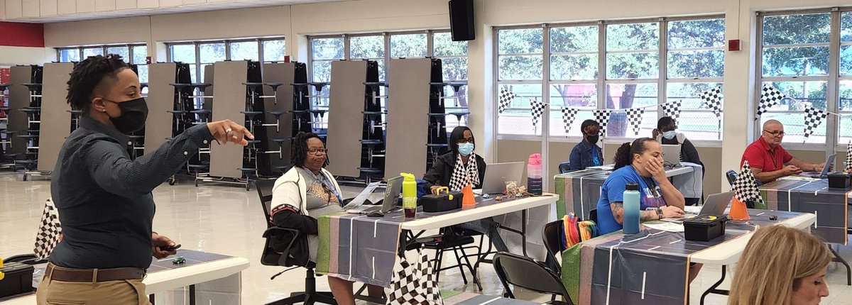 BetsyRossElem's tweet photo. It was a great day of learning today. Thank you @ImagineLearning for the awesome professional development. Our teachers will be ready to #DRIVEtheROSSWay to success! @AhmeshaG @JElizon23 @Tareese8 @EmilyMe10531515 @ray4d_thebetsy @TerryCheveron @ChelsaFoley https://t.co/kppK6LyW2N