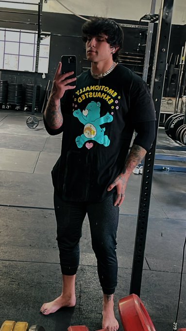 Kiss kiss https://t.co/70AVST1rRe