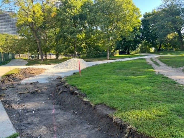 LPConservancy's tweet photo. Work is progressing on the North Pond restoration. Check out the North Pond project page and our weekly blog series linked in the bio to stay up to date on the Conservancy's biggest park improvement project to date. Thank you for your ongoing support.
#LP4Me #digdeepfornorthpond https://t.co/9KXstWcyF9