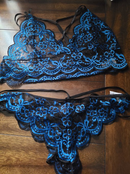 new lingerie came in today 🤭 who wants to see them on me ? 😋❤️ #sellingcontent #onlyfansgirl #onlyfanspromo<a href="/tag/onlyfans"class="tags"><span>#onlyfans</span></a><a href="/tag/onlyfansgirl"class="tags"><span>#onlyfansgirl</span></a><a href="/tag/onlyfanspromo"class="tags"><span>#onlyfanspromo</span></a><a href="/tag/selli"class="tags"><span>#selli</span></a>