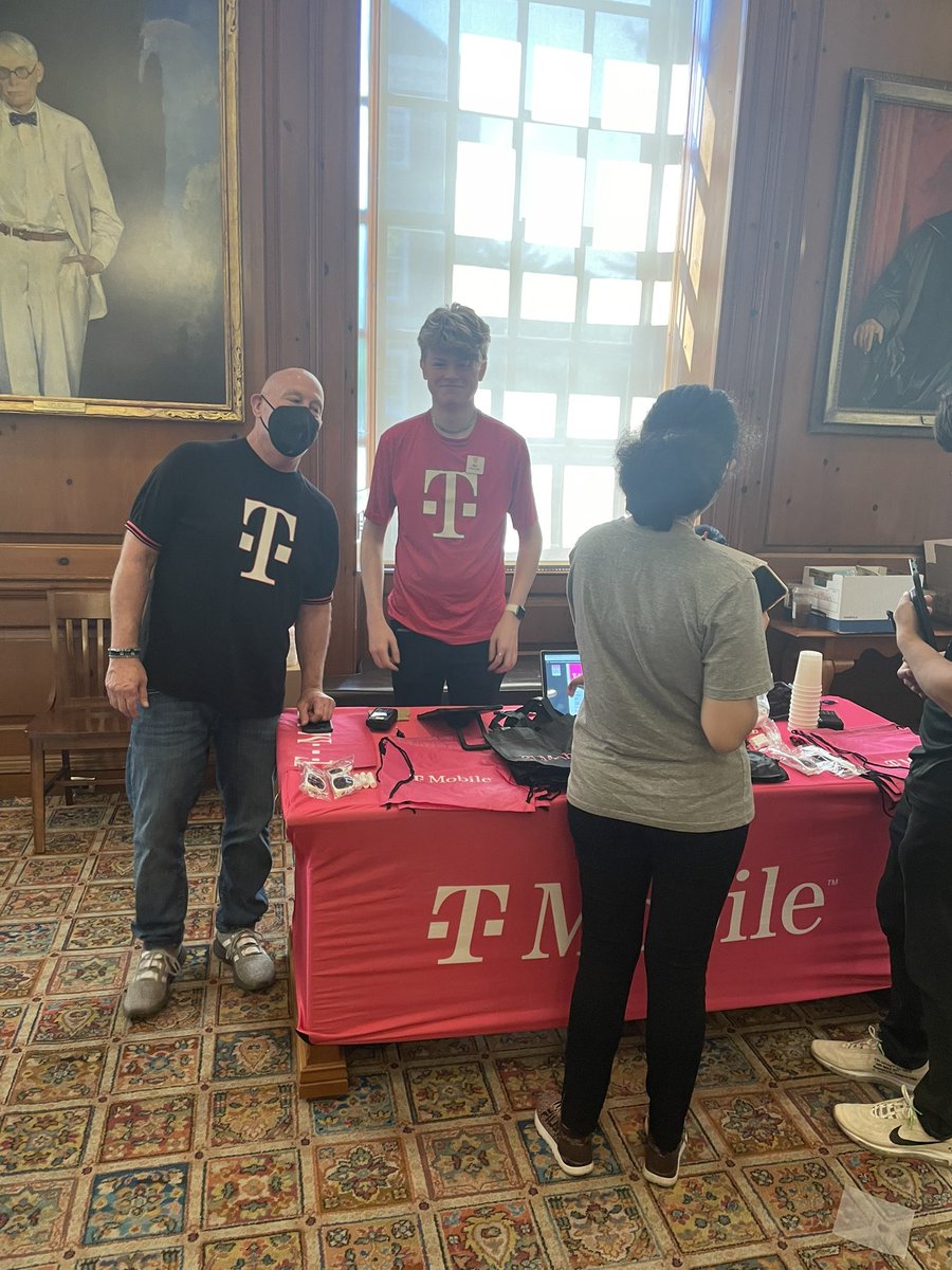 Good event today with a TPR partner at the UofI Student Union, cell phone and banking fair. Great turnout. Appreciate the efforts PCG crew! @BellaNella1024 @cunningham_stl @pedrobyers1 @tglover187
