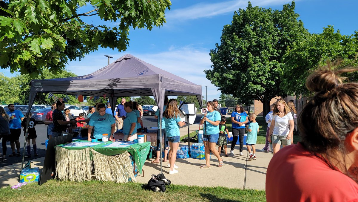 A special treat from  <a href="/AdmiralByrdPTO/">Admiral Byrd PTO</a>.
What a great way to kick off the school year!
<a href="/D59Byrd/">Admiral Byrd Elementary</a> 
#togetherwecan