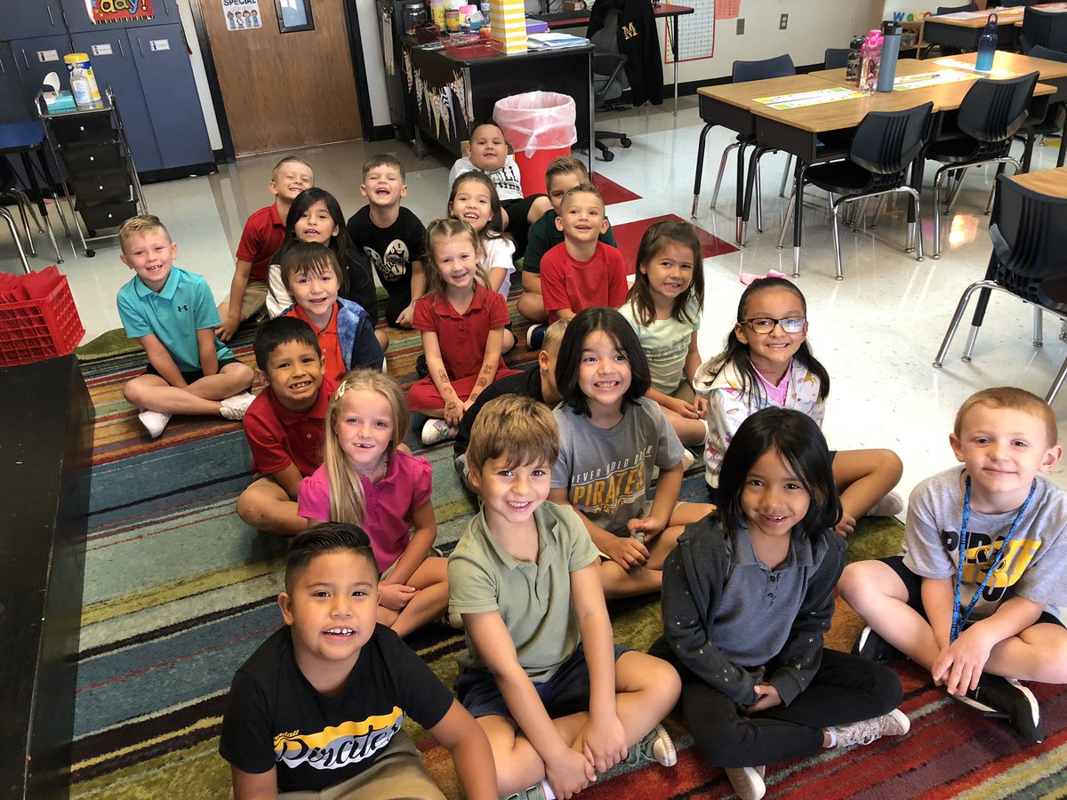 Ms. Everett's Class tweet media