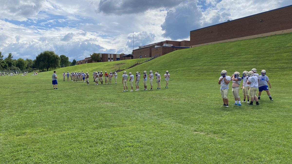 TJEck_TV's tweet photo. Three high school football stops today: 

@CHSFalconSports 
(Preview airs Wednesday) 

@LurayFootball 
(Preview airs Thursday)

@page_athletics
(Preview airs Friday) 

#20YardDash @BullRunDistrict https://t.co/yMwyTTIaqS