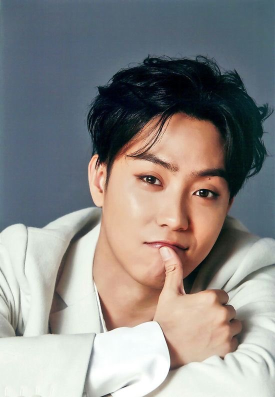 GimbapBlog2's tweet photo. #EunJiWon des #Sechkies et #Kyuhyun des #SuperJunior sont confirmés pour la nouvelle émission de variétés de tvN #LookAtMyShoulderItsDislocated et dirigé par #NaYoungSuk (2 days & 1 night). https://t.co/zRqY2ijaqk