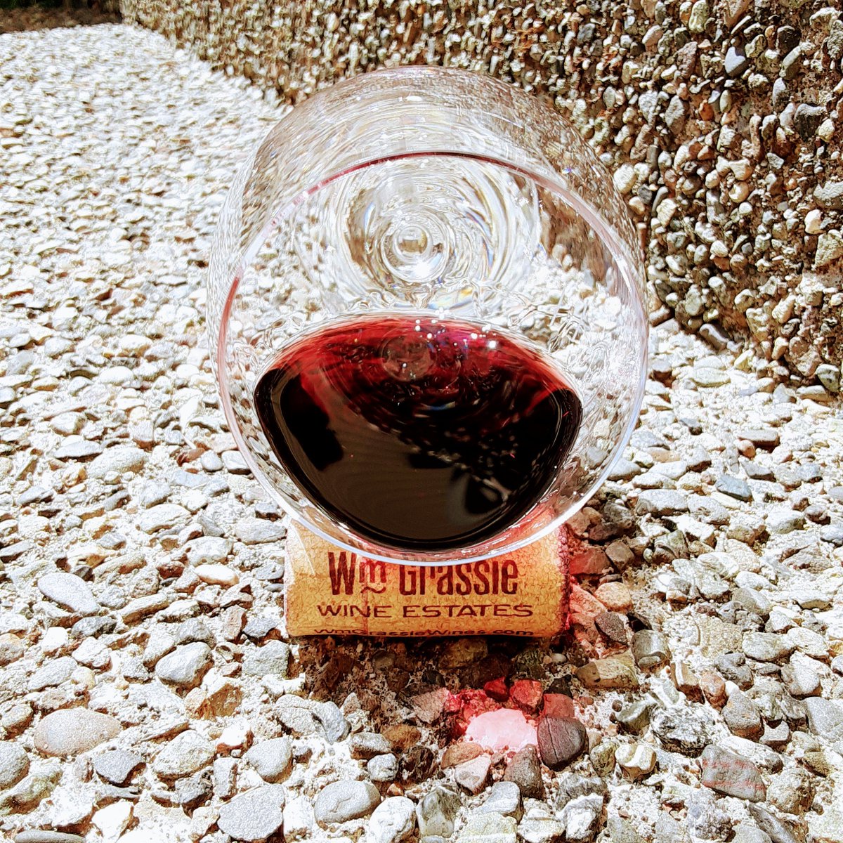 wmgrassiewine's tweet photo. #ChooseDayTuesday Whatever wine you choose, make sure it's WA State wine!
#wmgrassiewine #wastatewinemonth #WAwine #wawinery #WAugust #PNWwine #snovalleywinery #snoqualmievalley #sunshineandwine #siplocal #drinklocal #experiencelocal #tastingroom #boutiquewinery #winesthatdelight https://t.co/bpjOWMpvdP