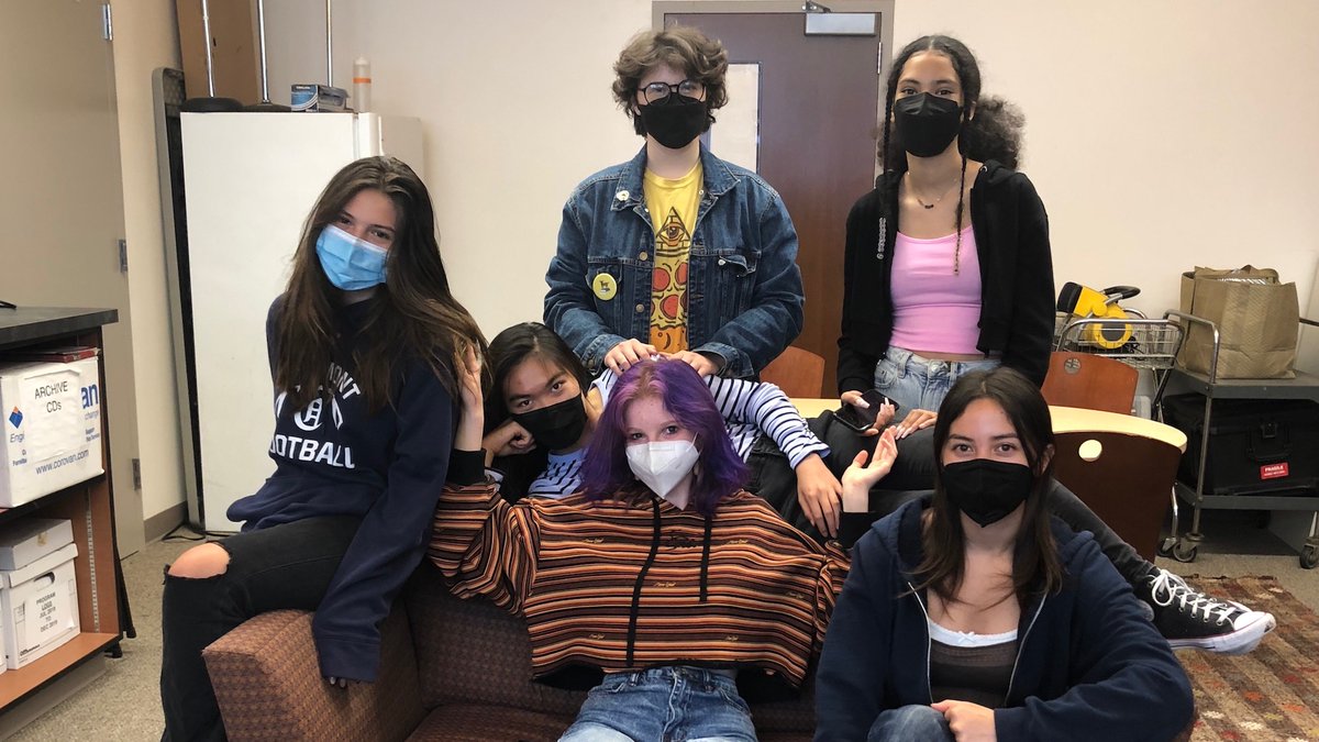 Sessumsbee's tweet photo. KALW’s Summer High School Podcasting Institute students wrap it up. Read some of their memories of a hands-on, media-making, student-focused, summer training program 👉 https://t.co/VTzM8Sgg3p #AssocContEd #KALW @KALW @BentIdeas https://t.co/eTu3gEZ2vE