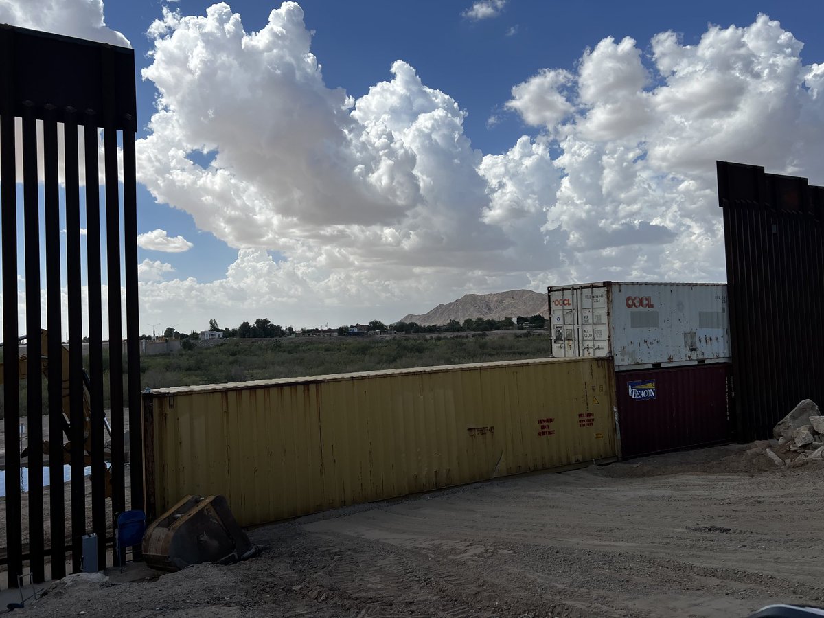 JWLines's tweet photo. @DougDucey @TimRoemerAZ #Arizona is mobilized doing the job that that DC wont.BP can now focus on the bad actors , narcotics, human smugglers and counterfeiters assaulting our border. #BorderSecurity is #NationialSecurity https://t.co/zfCo5o8kea