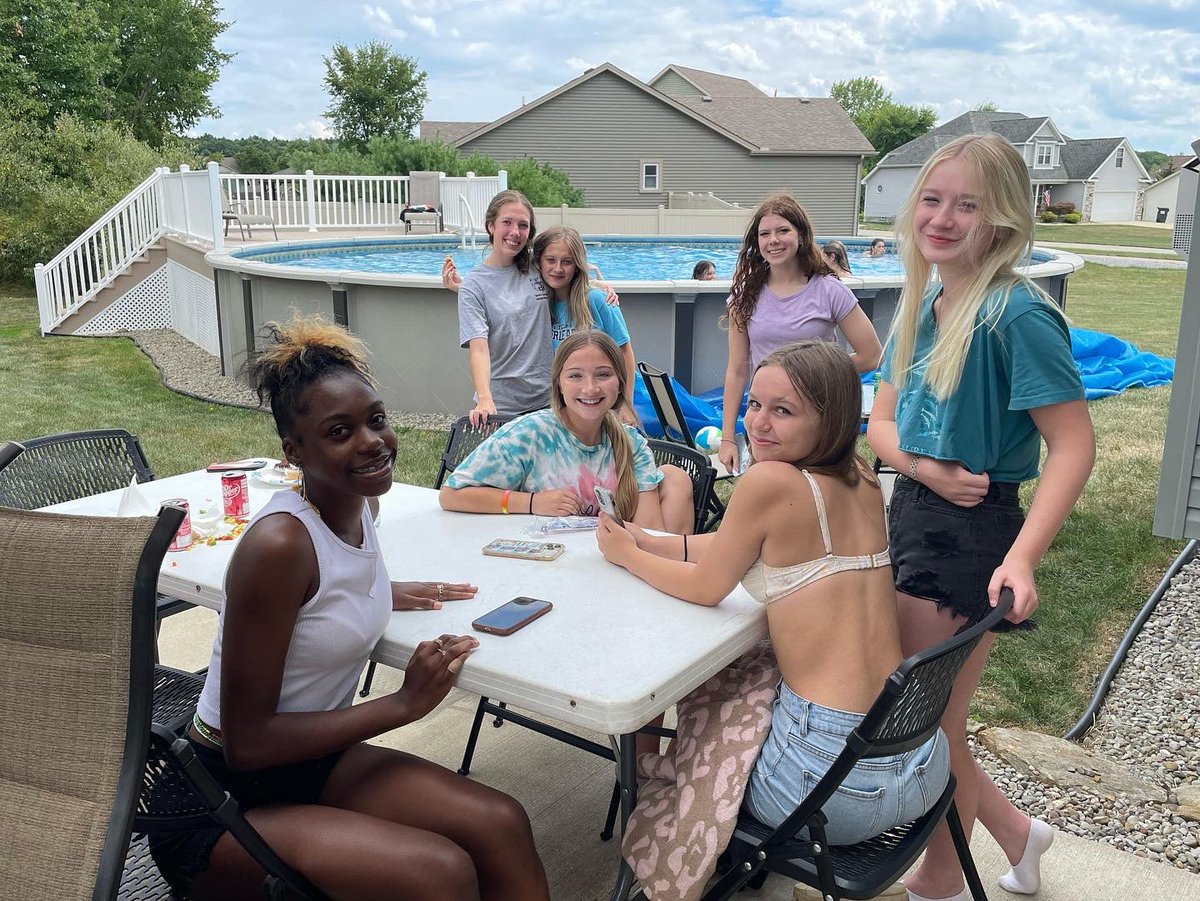 fitch_cheer's tweet photo. It’s not a cheerleader pool party without stunting! We love making these memories as a team ❤️ https://t.co/6JFC0dVReU