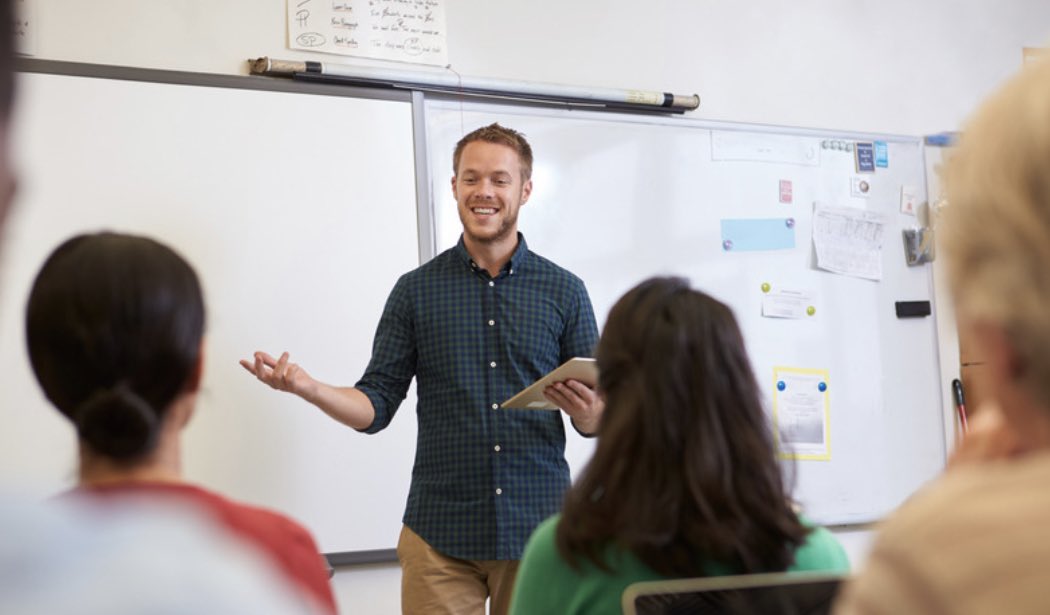 franco_philos's tweet image. Une explication de texte ne consiste pas à #motamoter, c’est à dire à redire  mot à mot et littéralement ce qui est écrit dans le texte ! Vous ne feriez alors que le  #paraphraser ! #cameroun #francophonie