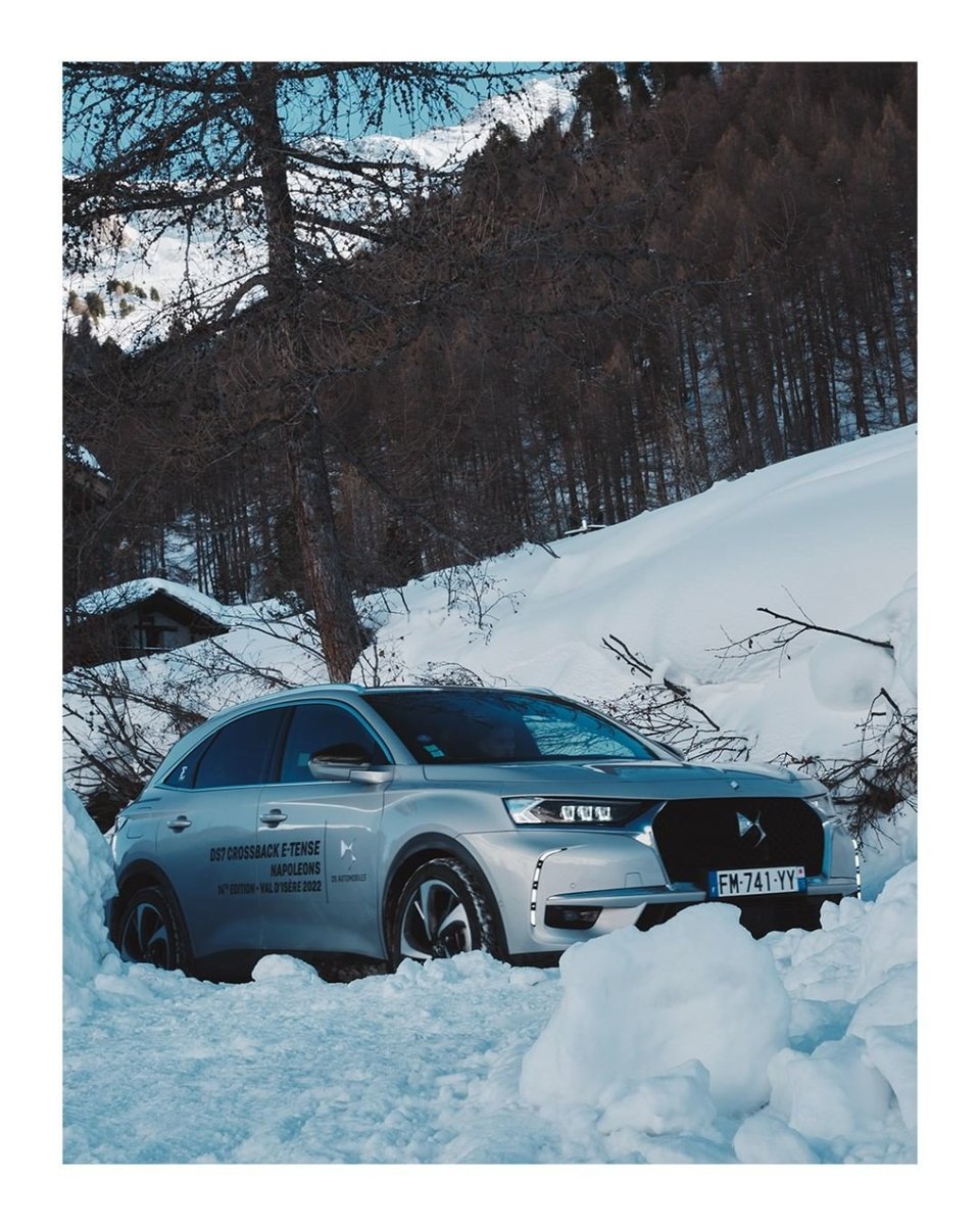 DS_Chile's tweet image. En los nevados caminos de la montaña, DS7 CROSSBACK E-TENSE te proporcionará potencia y estabilidad, gracias a su tracción 4x4 300HP, siente seguridad y comfort en cada destino. 

Descúbrelo en dsautomobiles.cl

#DSautomobiles #SnowCar #DS7CROSSBACKE-TENSE