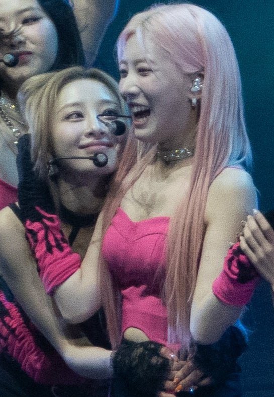 lipves cuddle 😭🥹