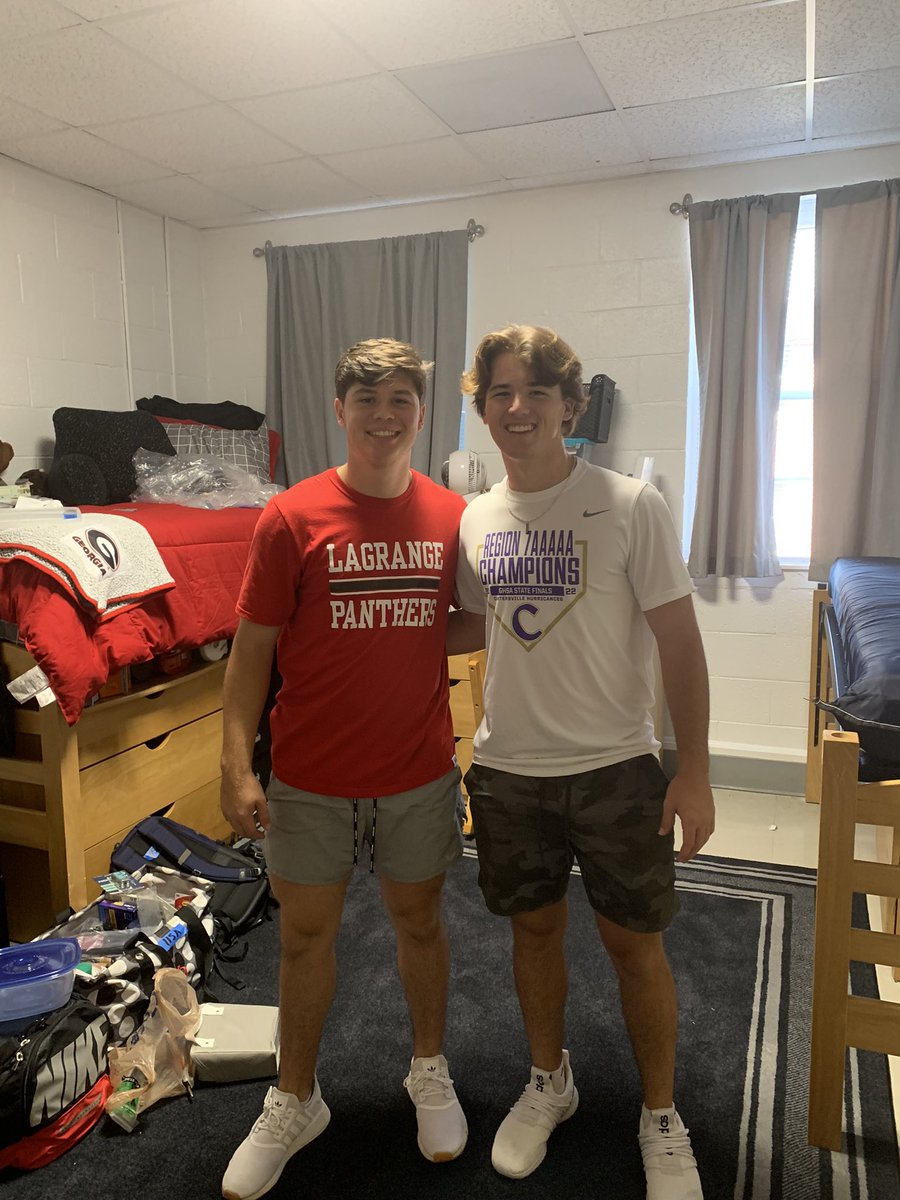 APrather_Media's tweet photo. Move-In Day for two of LaGrange College @lcbaseball21 Baseball newest members
@LCPanthers @DavidDkelton https://t.co/M23Q3wj4lI