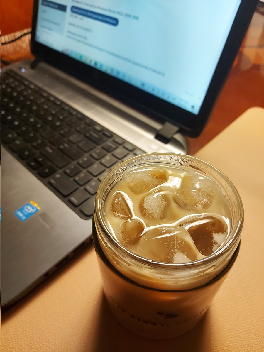 icecreamplss's tweet photo. Nag kape para maging productive, pero palpitations lang yung napala 🥴 https://t.co/mUK1no3QdT