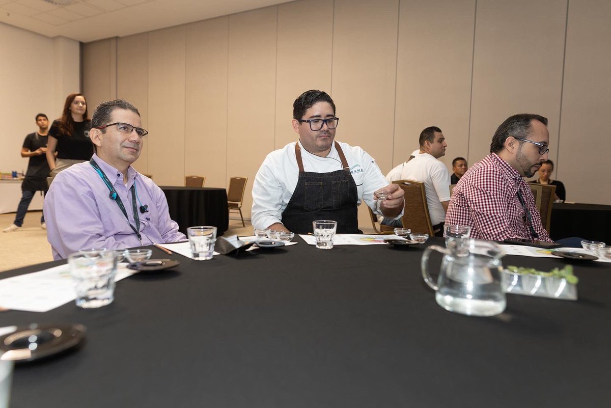 panamaccenter's tweet photo. Sabías que el Café forma parte del plan maestro de #TurismoSostenible de la @ATP_panama ? 

Como parte de nuestra cultura organizacional, el día de ayer disfrutamos de una increíble mañana de Degustacion de Café, junto a nuestros amigos de Cruce Coffee Company.

#BornToConnect https://t.co/raDdm1u0kG