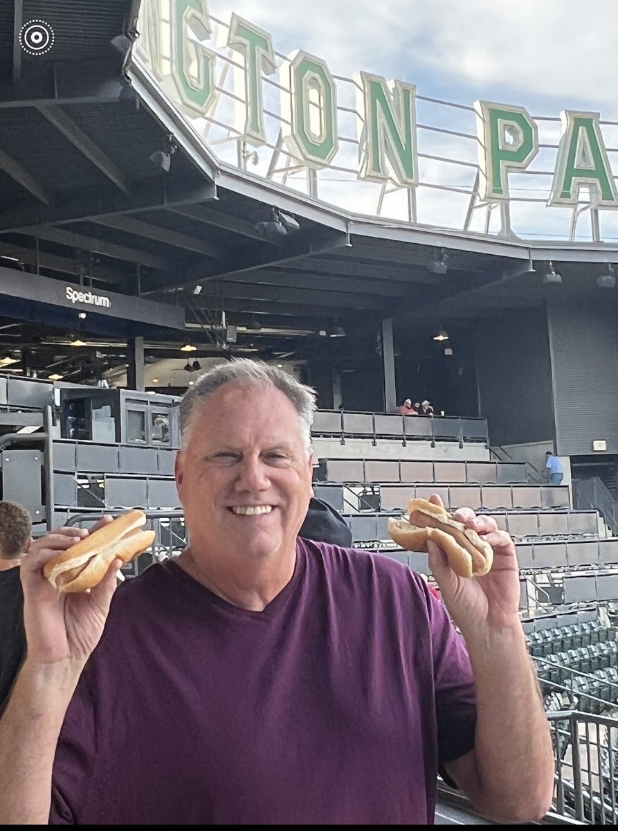tolman0122's tweet photo. Had a couple extra pennie’s in my pocket so decided to feed the family…. #StadiumMustard #CLBclippers #10centnight #Tansky https://t.co/7qj5gSKHMv