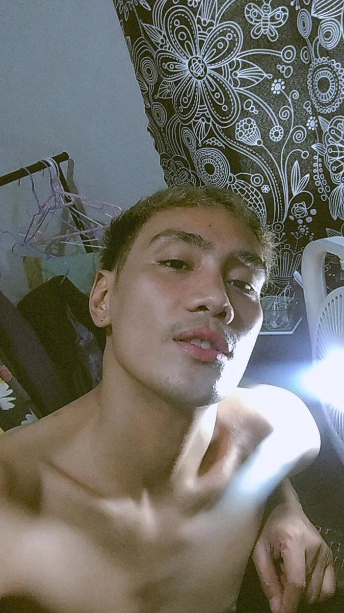 nellyvalencia0's tweet photo. morning... heading to dream land.. ZZZzzzz 💤😴
#streetfashion #ootdinspiration #ootd #mensfashion #aesthetics #streetstyle #influencer #styleinfluencer #followme #retweet #instagay #gay #rainbow #vsco #vscoph #iloilo #ilocity #iloilocityoflove #retweet https://t.co/Ut3QrCCqZH