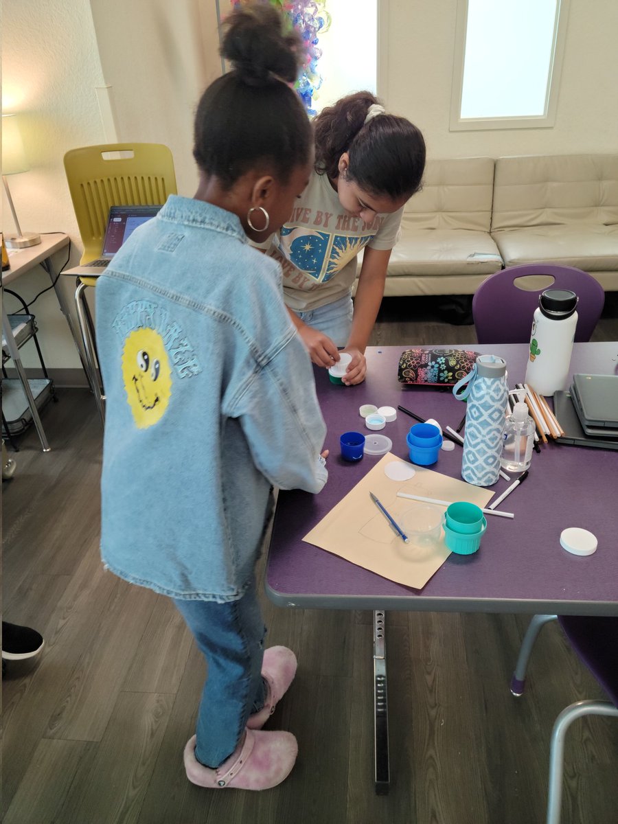 TaylorTurizo's tweet photo. Day 1 of a design challenge for this PBL group. Ss are working together to upcycle materials they've gathered. These TCS kids are in their element when given a chance to show their creativity. https://t.co/xKx5sMOTFn