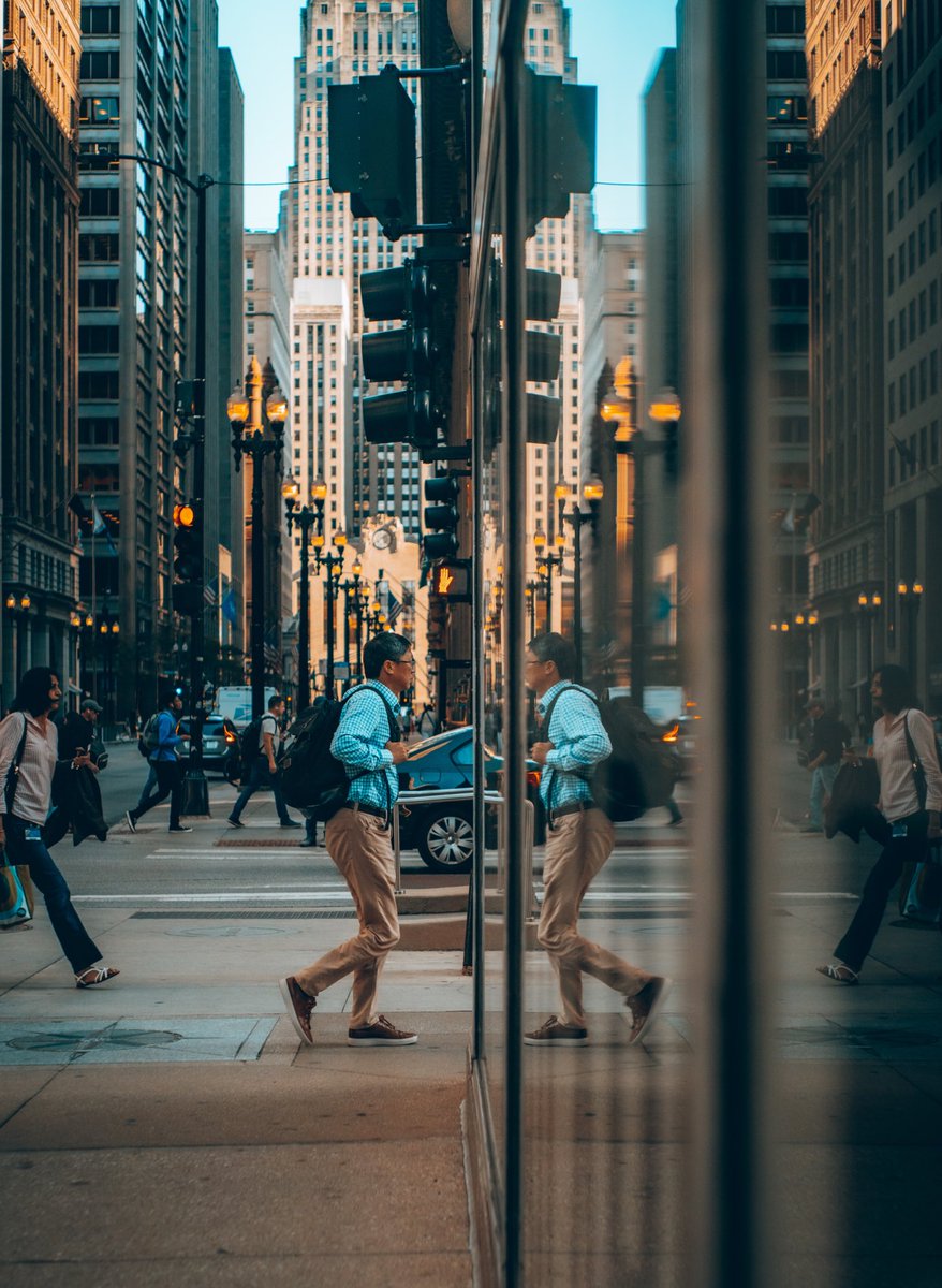 streetsrnts's tweet photo. Reflections 📸
#reflectionstories #cineandcolor #streetphotography https://t.co/kJym5EyDXY