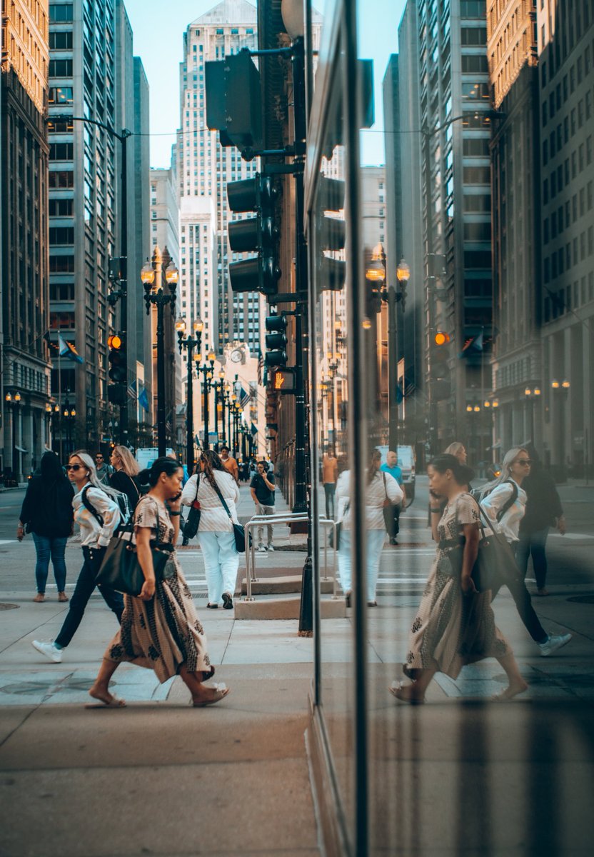 streetsrnts's tweet photo. Reflections 📸
#reflectionstories #cineandcolor #streetphotography https://t.co/kJym5EyDXY