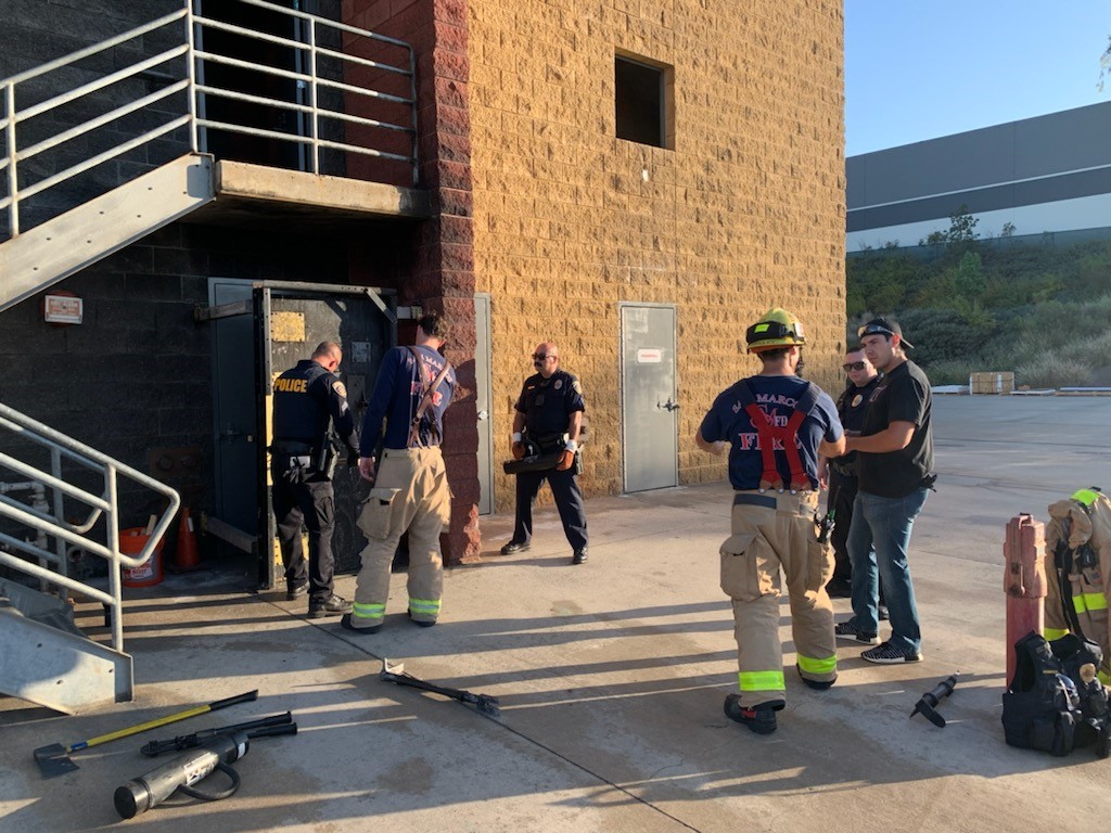 CSUSMpolice's tweet image. Thank you San Marcos Fire Fighters for assisting our officers. We appreciate the partnership and we learned a lot about entry techniques. 🚒🚔 #csusmpolice #smfd