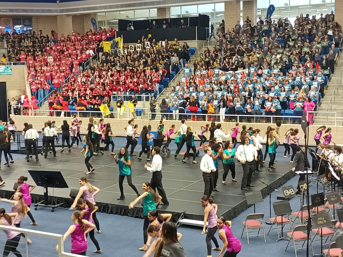 Happy to see so many current and former <a href="/NISDGarcia/">Dr. Hector P. Garcia MS</a> orchestra students perform today at Convocation! Way to represent the performing arts! #NISDignited #NISDConvocation2022