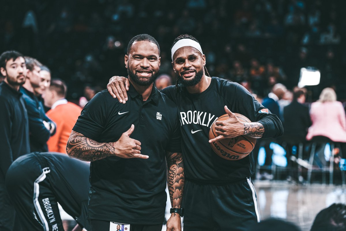 🏀🚚“I’m used to having two pairs of shoes but with the Jazz you get given 12 pairs.” 🏀🚚 A Cape York truckie-turned-NBA equipment manager is back home after an amazing 18 months tinyurl.com/yakcamrd 📷 @adekponya #NBA #basketball #Qlder