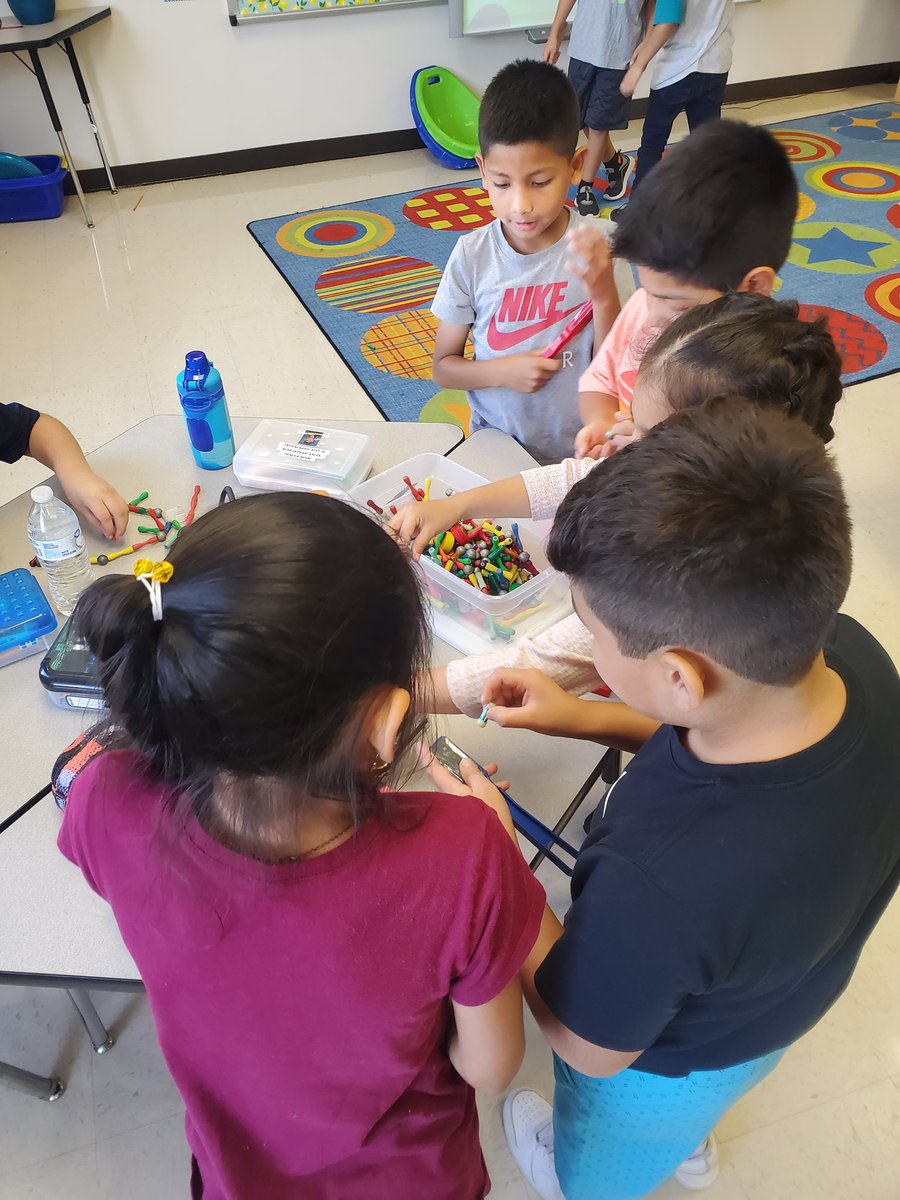 elizbarrett7's tweet photo. #handsonlearning #littlescientists #misdscience #magnoliaisdbilingual #mpesleadtheway https://t.co/PrixPYNqFv