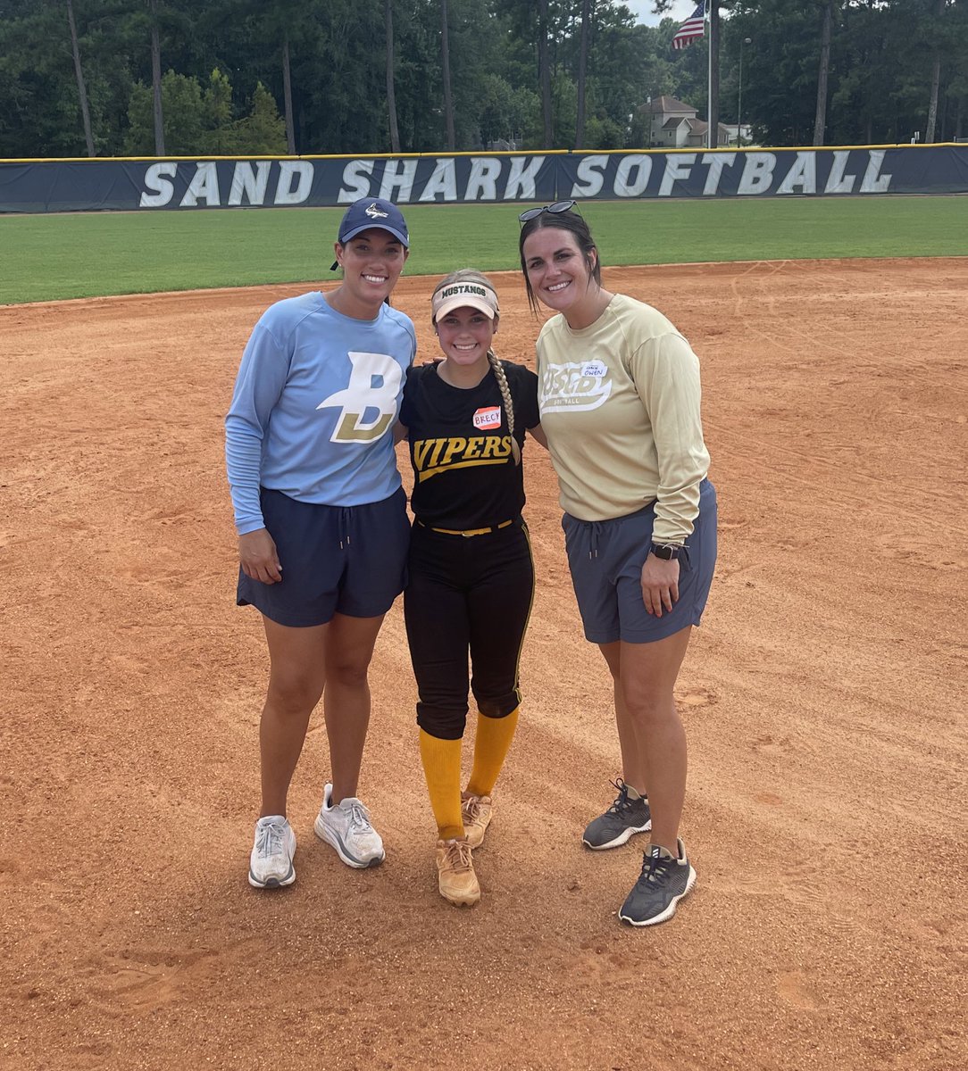 Thank you <a href="/CodeeYeske/">Codee Yeske</a> and <a href="/a_owen4/">Alison Owen Yeske</a> for the opportunity to attend a very intimate prospect camp. Enjoyed getting so many reps and some great instruction. Hope to be back soon!! <a href="/USCBSoftball/">Sand Shark Softball</a>