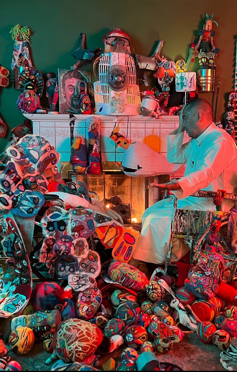 munko's tweet image. Announcements related to many upcoming #MUNKO experiences being announced daily.  discord.gg/munko #choeshow munko.io