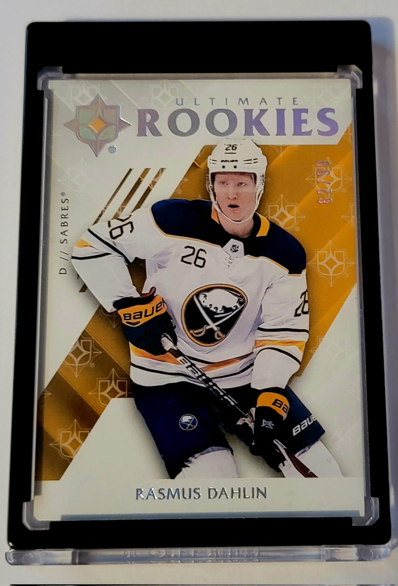 BuffaloInBoston's tweet photo. Giveaway 95. Hockey 🏒 is coming soon. 🙌 #LetsGoBuffalo #TexasHockey

1 winner will get a Rasmus Dahlin Ultimate /99 RC and a Jason Robertson Exquisite/299 RC. 💥 

Follow if you are not, retweet and like for a shot. Winner announced on 8/18 by 8pm EST. https://t.co/tevUjhIi3C