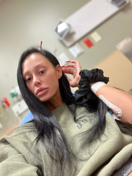 Injured and in the hospital sat - today . I am so so so sorry I&rsquo;m going to have to reschedule all my<a href="/tag/fetishcon"class="tags"><span>#fetishcon</span></a><a href="/tag/fetcon22"class="tags"><span>#fetcon22</span></a>