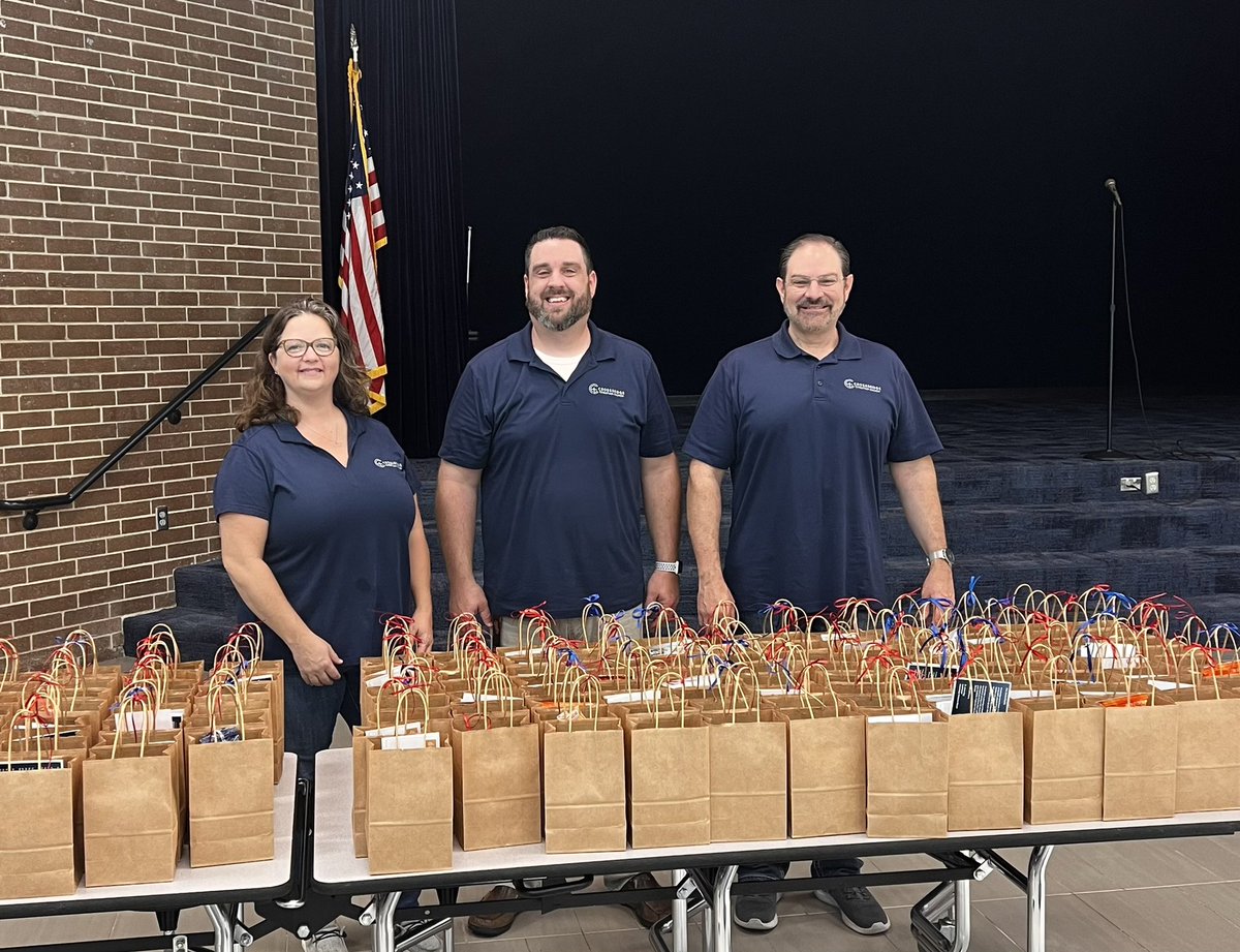 cfisdowens's tweet photo. Crossbridge, our adopted church, loves and supports our staff and students! Thank you! @CyFairISD @CFISDnoticias @cfisdowens https://t.co/1weLsdFn4Q